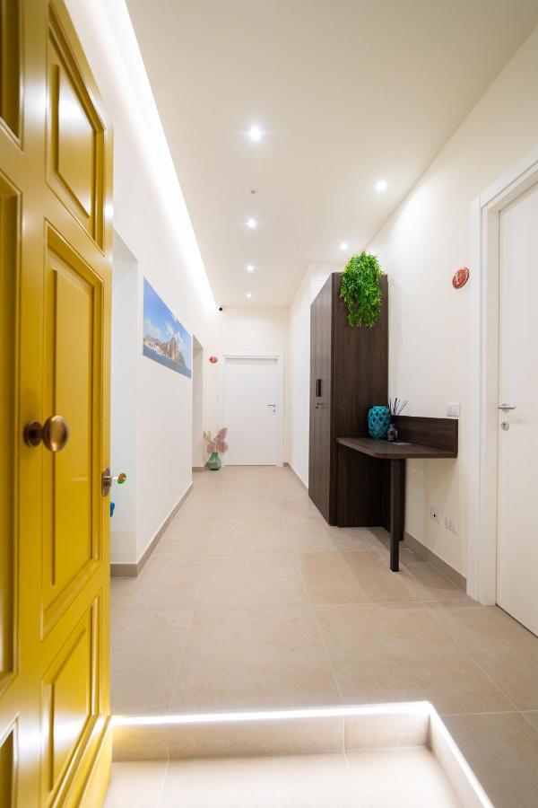 Numisia Guest House Terracina Luaran gambar