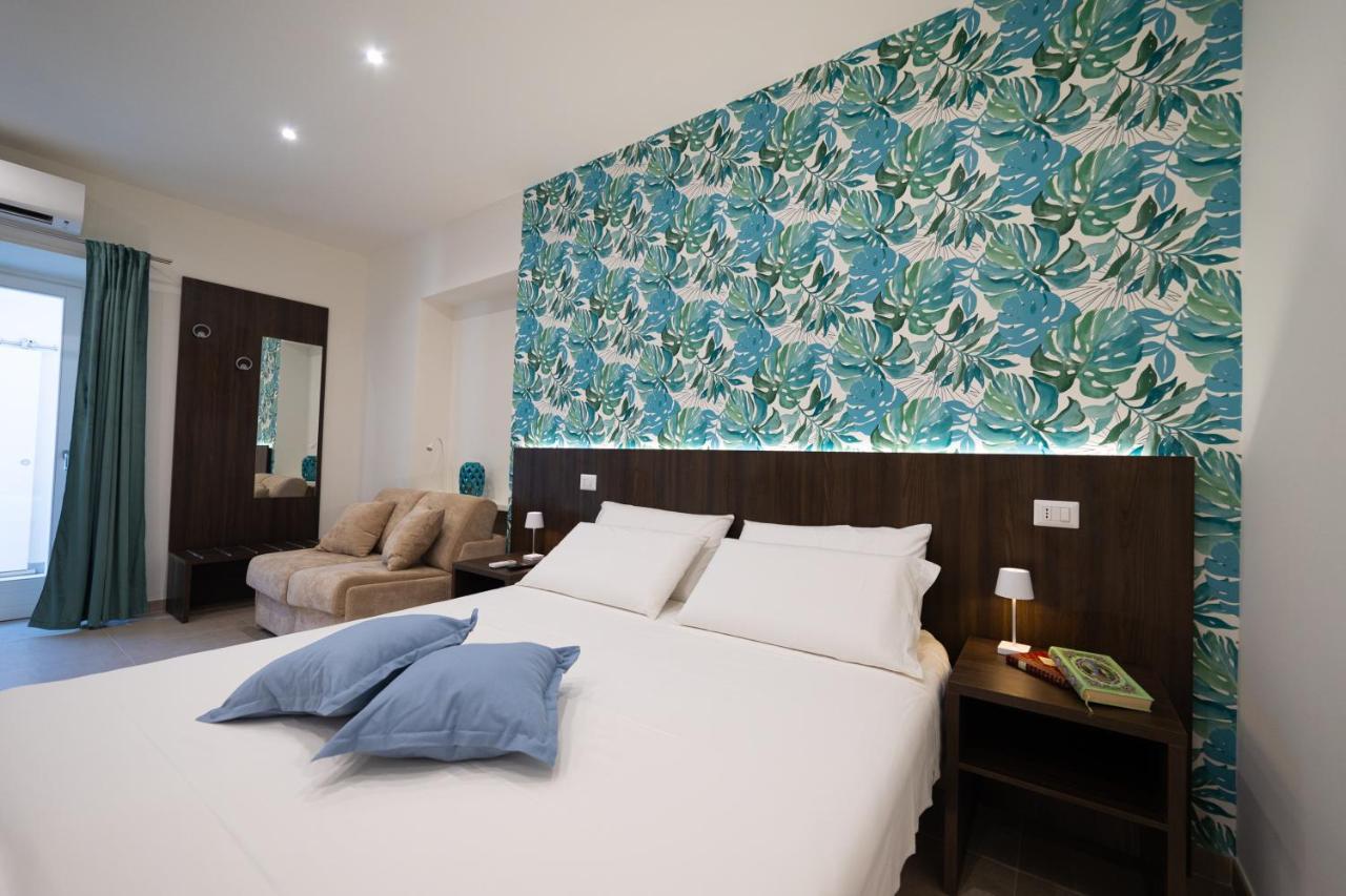 Numisia Guest House Terracina Luaran gambar