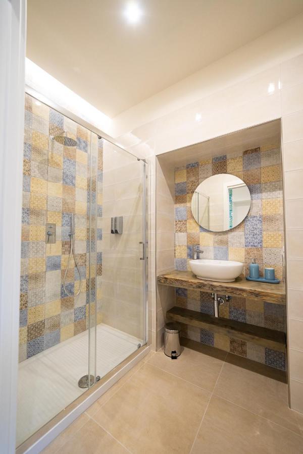 Numisia Guest House Terracina Luaran gambar