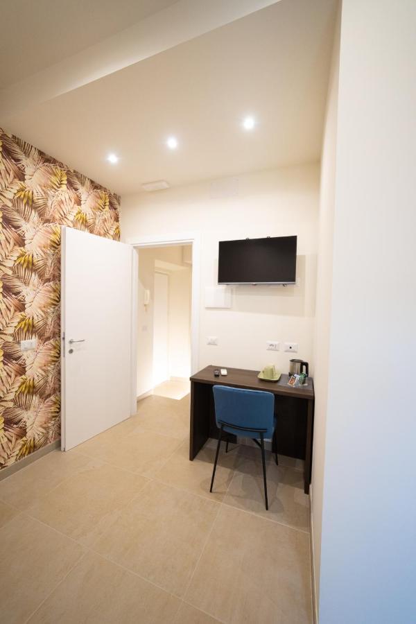 Numisia Guest House Terracina Luaran gambar