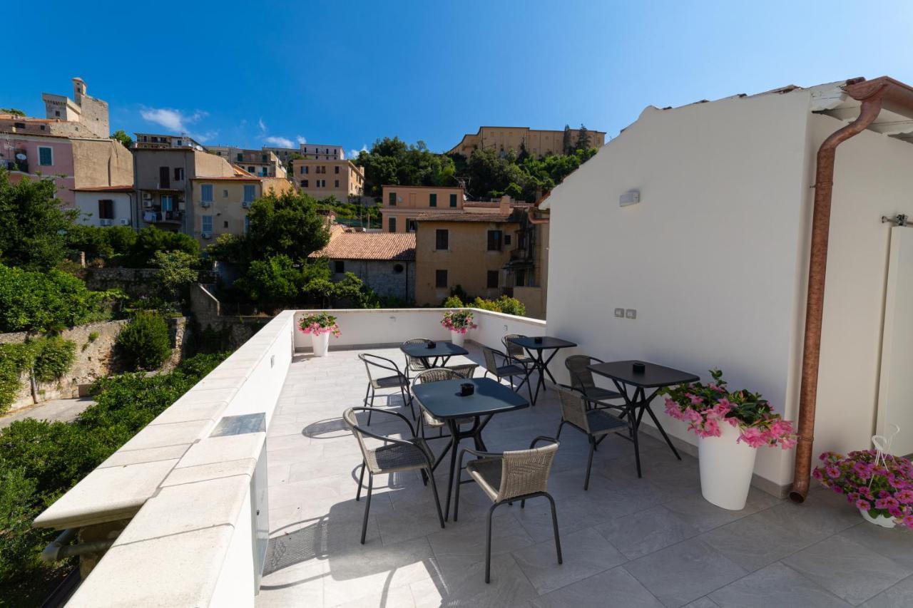 Numisia Guest House Terracina Luaran gambar