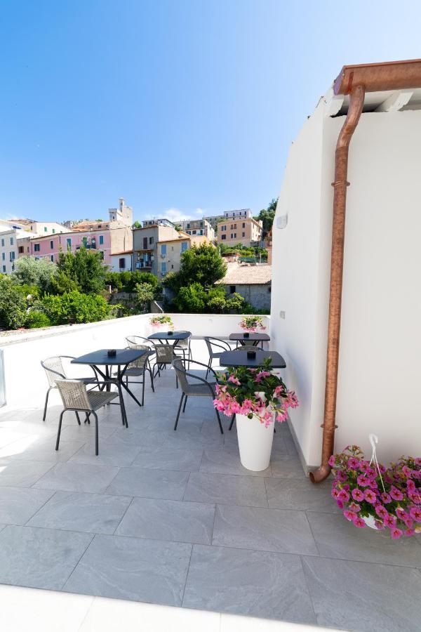 Numisia Guest House Terracina Luaran gambar