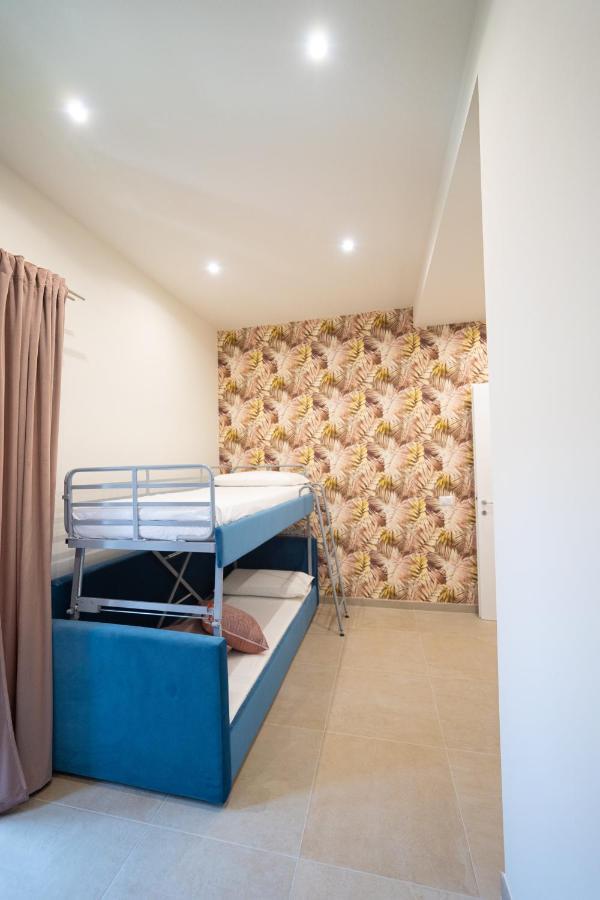 Numisia Guest House Terracina Luaran gambar